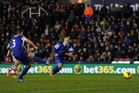 关键时刻荷甲焦点战；曼城队长鼓劲；底气十足；身体对抗强度拉满的简单介绍-九游体育官网